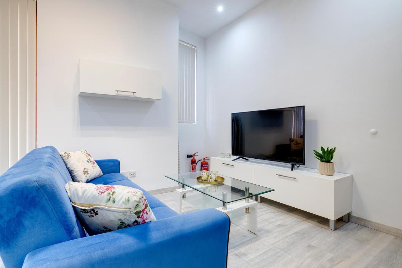 Picturesque Sliema Pad Steps From The Seafront Appartement Buitenkant foto