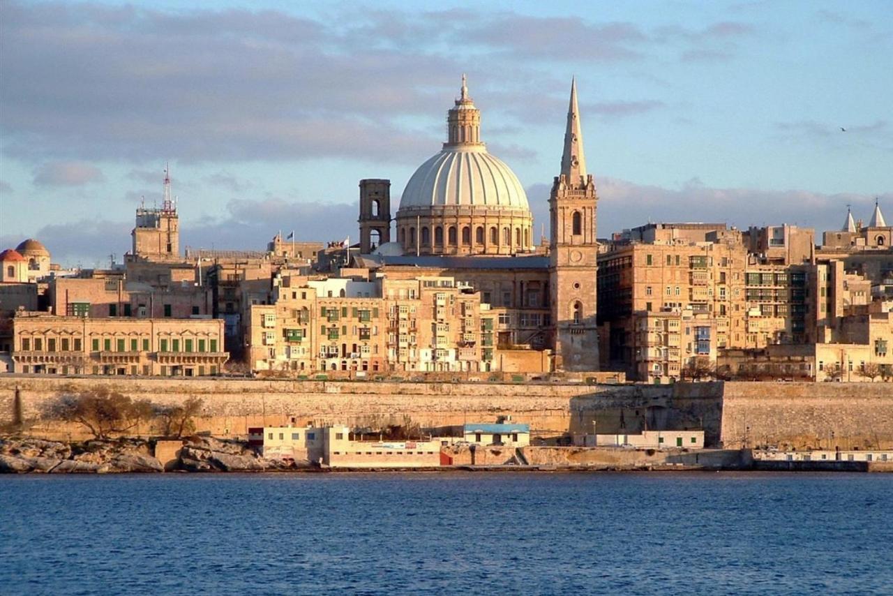 Picturesque Sliema Pad Steps From The Seafront Appartement Buitenkant foto