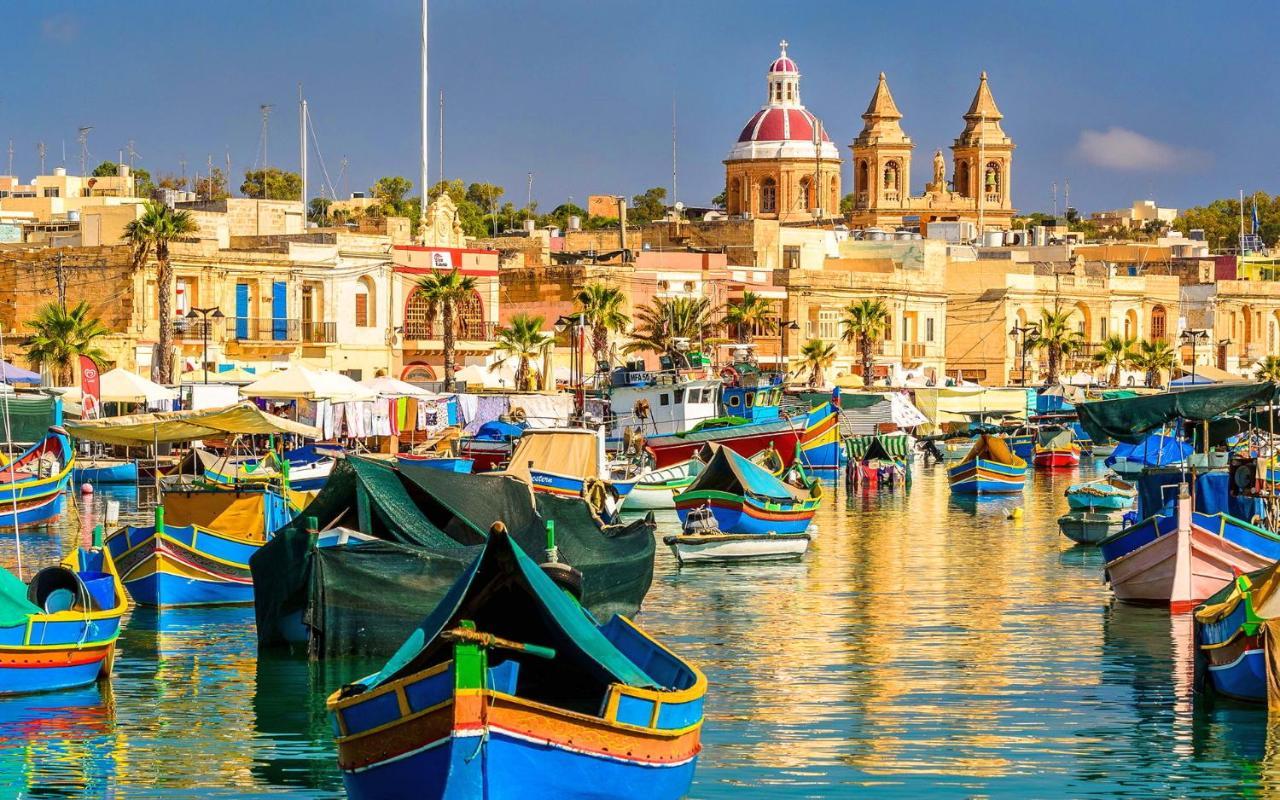 Picturesque Sliema Pad Steps From The Seafront Appartement Buitenkant foto